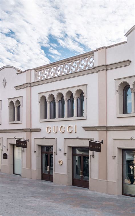 gucci outlet la roca village